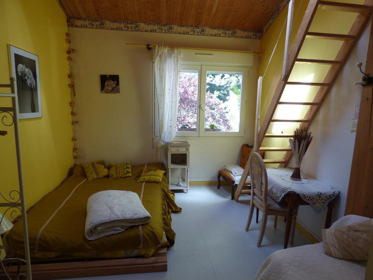 Bed and Breakfast Beau Site Guimauve Et Vieilles Dentelles Royeres Экстерьер фото